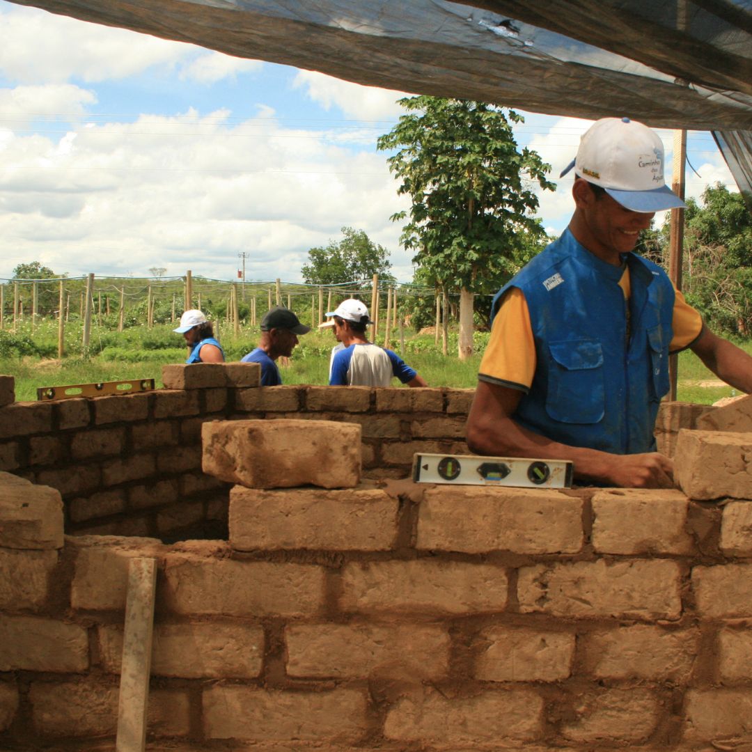 Levantamento de paredes Adobe